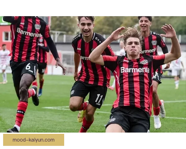 格里马尔多告别本菲卡，未来动向备受关注